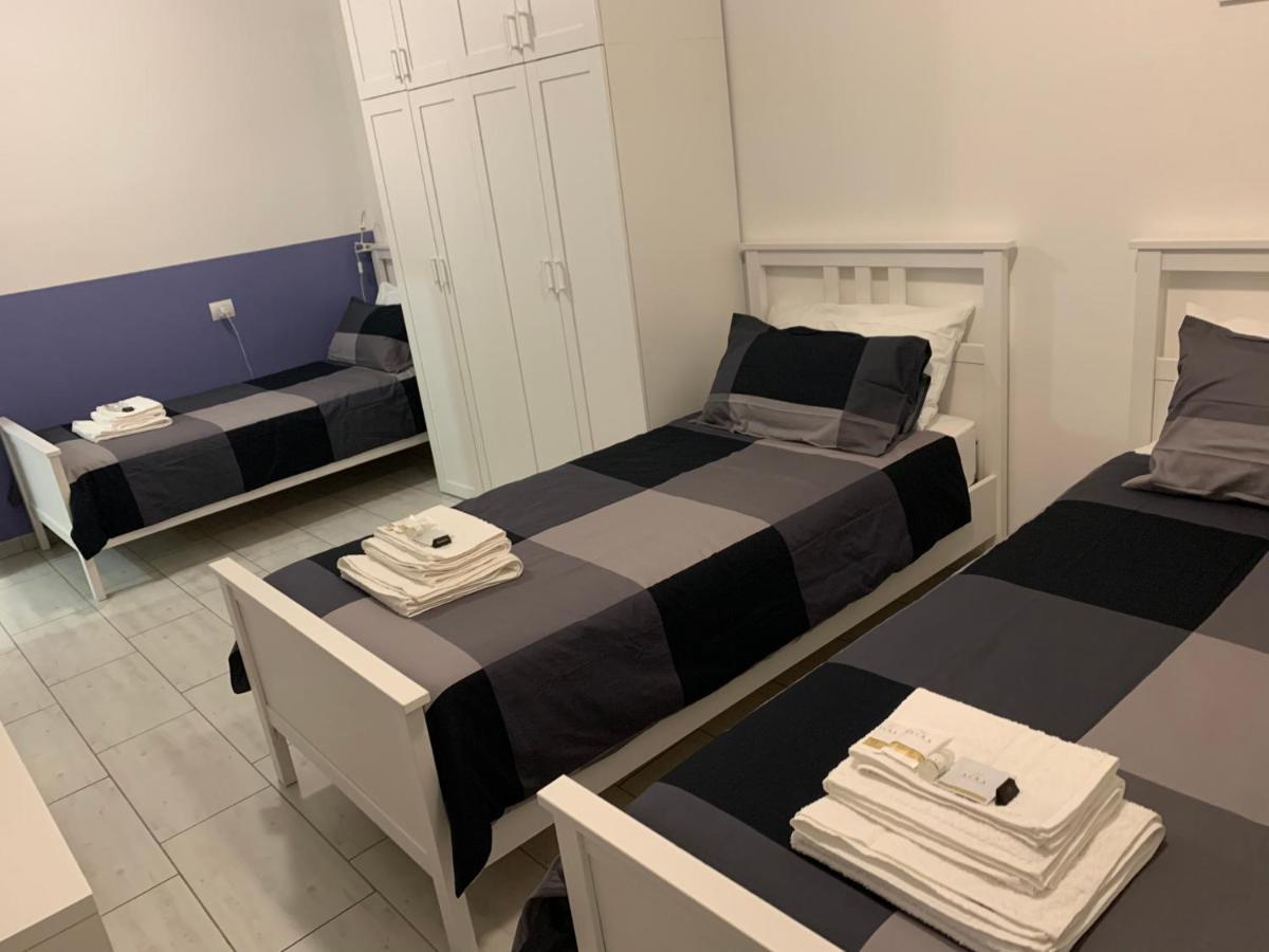 Metro Famagosta - Luminoso Appartamento Con Balcone Free Wifi & Parking Μιλάνο Εξωτερικό φωτογραφία