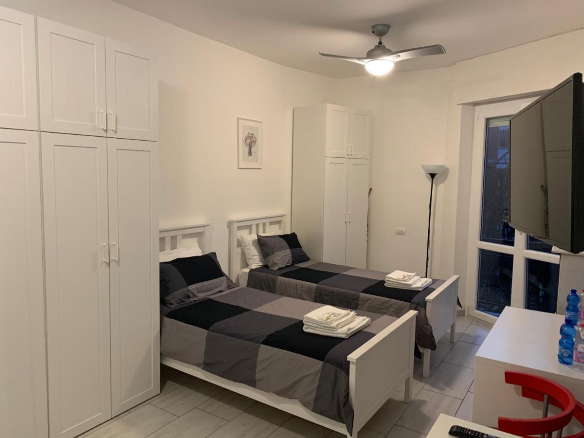 Metro Famagosta - Luminoso Appartamento Con Balcone Free Wifi & Parking Μιλάνο Εξωτερικό φωτογραφία